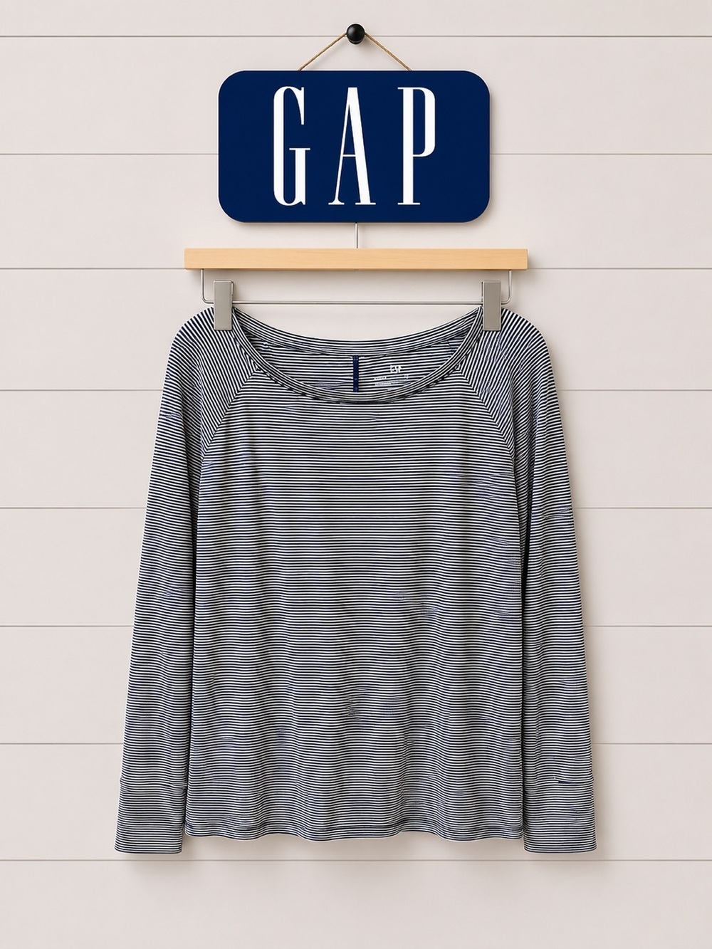 GAPFIT BREATHE – Navy & White Striped Long Sleeve Top (Size XL)